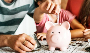 13 Expert budget & finance tips for large families
